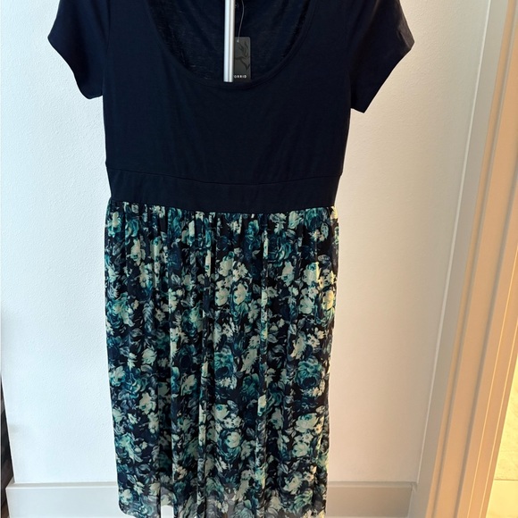 NWT Torrid Dress Plus Size 0 Flowy Comfortable Lightweight Floral Sleeveless - Picture 3 of 6